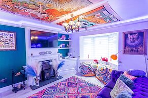 Stunningly Refurbished 1 bed Home on the N/e Coast