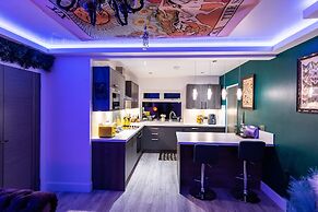 Stunningly Refurbished 1 bed Home on the N/e Coast