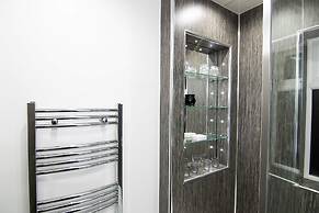 Stunningly Refurbished 1 bed Home on the N/e Coast