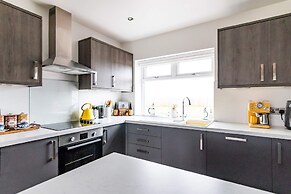 Stunningly Refurbished 1 bed Home on the N/e Coast