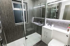 Stunningly Refurbished 1 bed Home on the N/e Coast