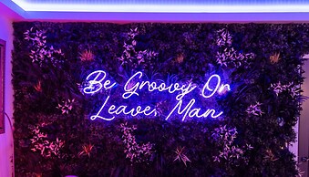 Stunningly Refurbished 1 bed Home on the N/e Coast