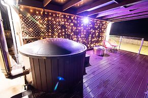 Stunningly Refurbished 1 bed Home on the N/e Coast