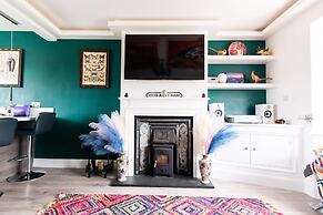 Stunningly Refurbished 1 bed Home on the N/e Coast