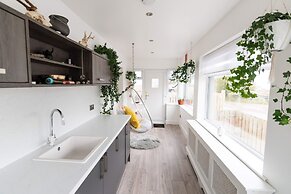 Stunningly Refurbished 1 bed Home on the N/e Coast