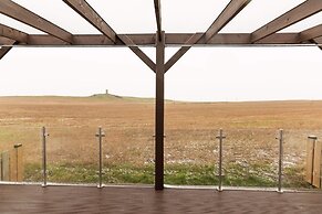 Stunningly Refurbished 1 bed Home on the N/e Coast