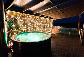 Stunningly Refurbished 1 bed Home on the N/e Coast