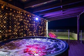 Stunningly Refurbished 1 bed Home on the N/e Coast