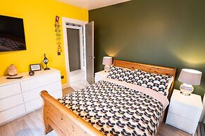 Stunningly Refurbished 1 bed Home on the N/e Coast