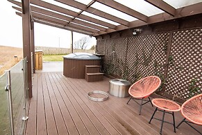 Stunningly Refurbished 1 bed Home on the N/e Coast