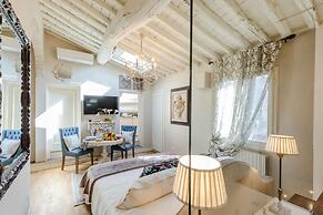 Moro Studio Suite in Lucca