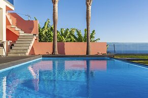 With Pool and Superb sea View - Villa Candelária