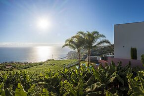 With Pool and Superb sea View - Villa Candelária