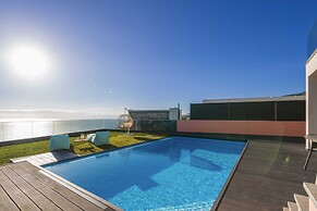 With Pool and Superb sea View - Villa Candelária