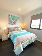 StayCentral-Heidelberg Heights Penthouse