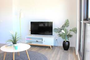 StayCentral-Heidelberg Heights Penthouse