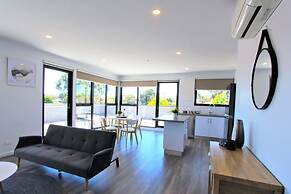 StayCentral-Heidelberg Heights Penthouse