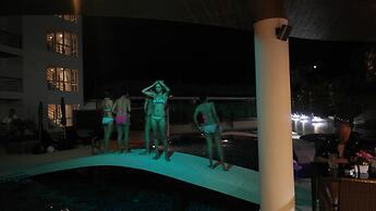 Beststayinphuket Poolview