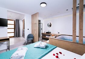 Alcyone Studios and Apartments