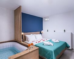 Alcyone Studios and Apartments