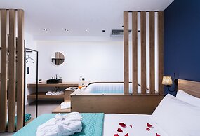 Alcyone Studios and Apartments