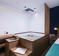 Alcyone Studios and Apartments