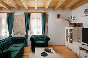 Rustic luxury villa Fulmin