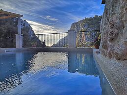 Rustic luxury villa Fulmin