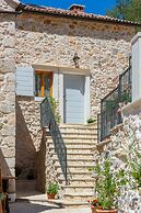 Rustic luxury villa Fulmin