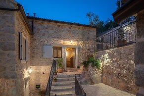 Rustic luxury villa Fulmin