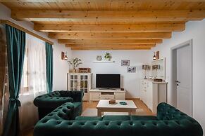 Rustic luxury villa Fulmin