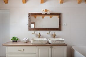 Rustic luxury villa Fulmin