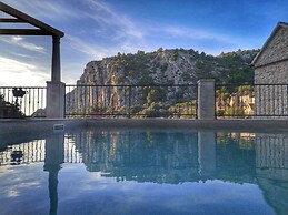 Rustic luxury villa Fulmin