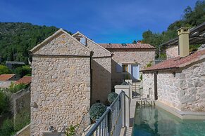 Rustic luxury villa Fulmin