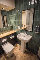 Cat & Lion Country Pub and Hotel