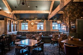 Cat & Lion Country Pub and Hotel