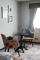 Cat & Lion Country Pub and Hotel