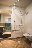 Cat & Lion Country Pub and Hotel