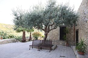 Masseria Fortificata Lo Zafferaneto