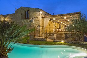 Masseria Fortificata Lo Zafferaneto