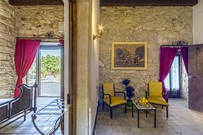 Masseria Fortificata Lo Zafferaneto