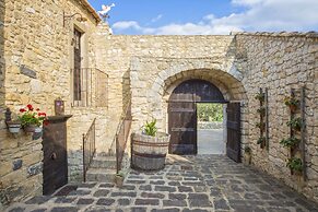 Masseria Fortificata Lo Zafferaneto