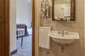Masseria Fortificata Lo Zafferaneto