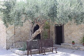 Masseria Fortificata Lo Zafferaneto
