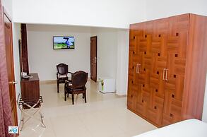 HOTEL EVEREST RDC