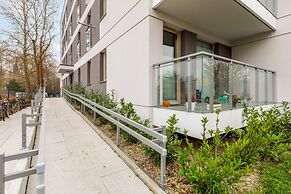 Modern Apartment Karsiborska by Renters