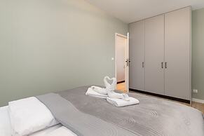 Modern Apartment Karsiborska by Renters