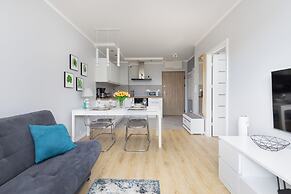 Modern Apartment Karsiborska by Renters