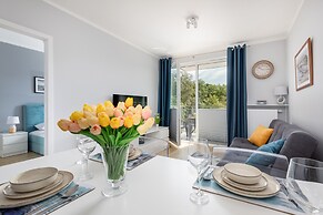 Modern Apartment Karsiborska by Renters