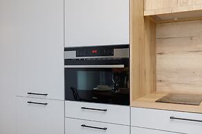 Modern Apartment Karsiborska by Renters